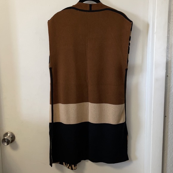 Cheetah print and color block long vest - Picture 4 of 4